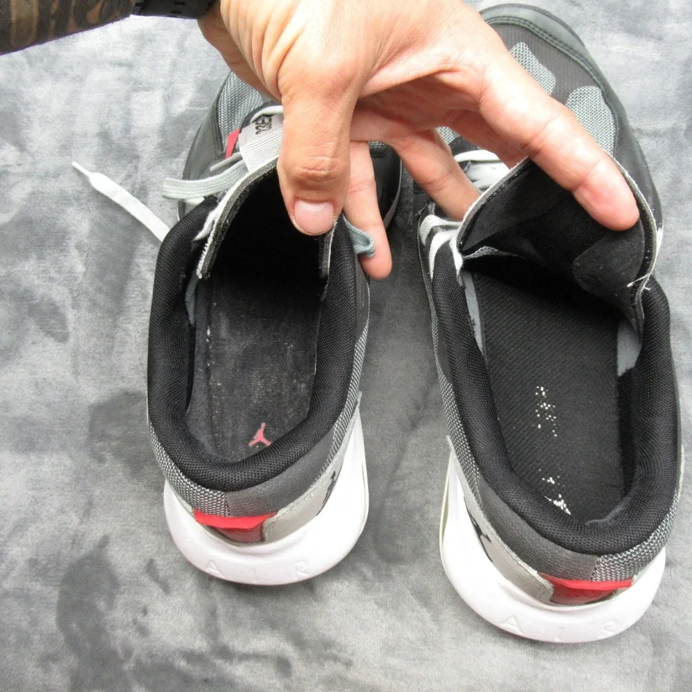 Jordan Air‎ 200E Sneakers Mens 11.5 Black Low Top Cushioned Lace Athletic Chunky